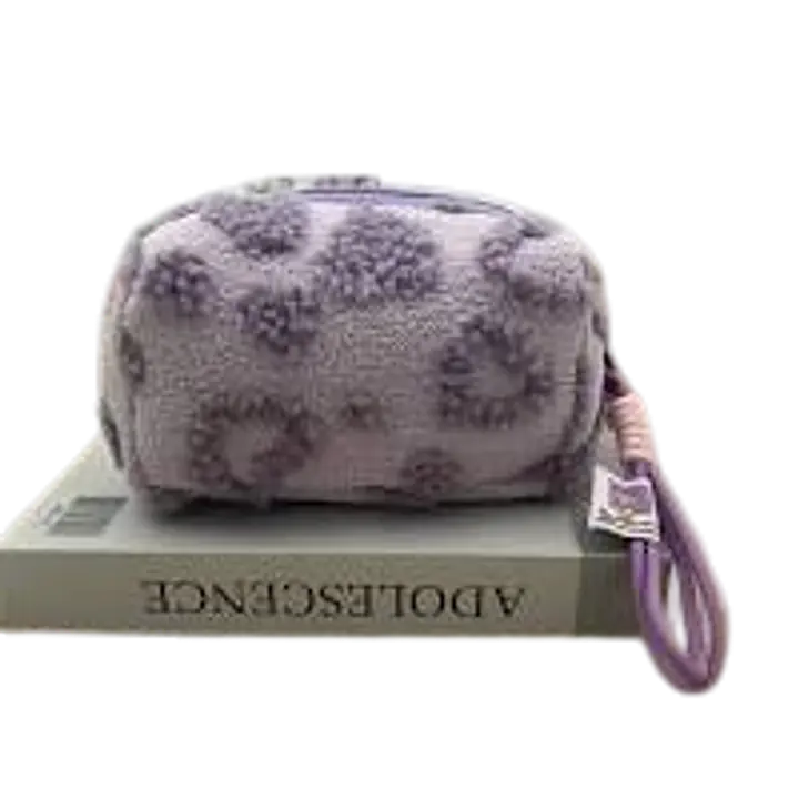 Heart Pattern Plush Makeup Bag - Master