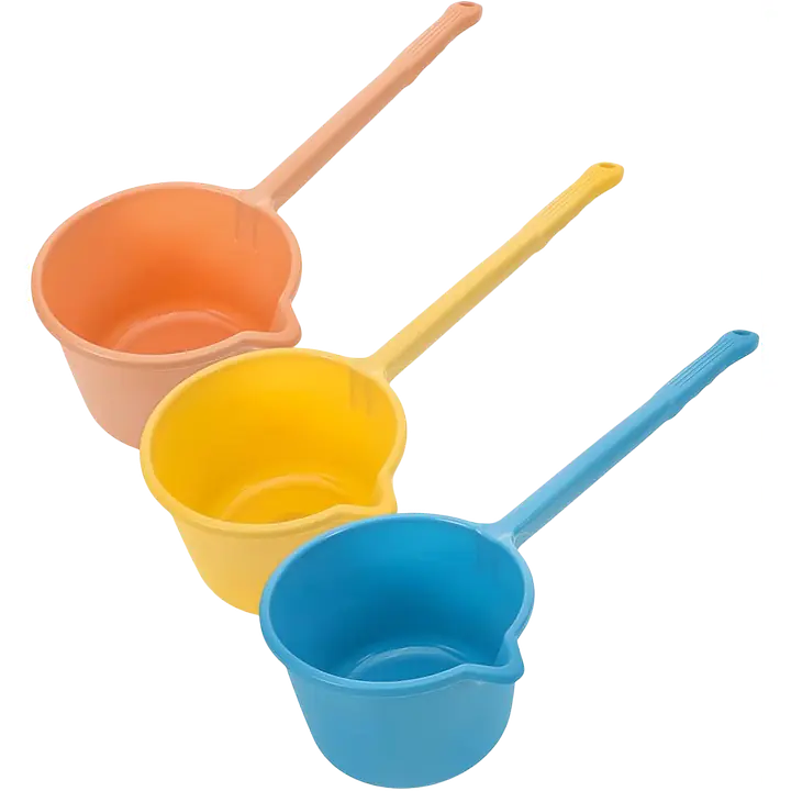 Long-handled plastic water scoop - Master