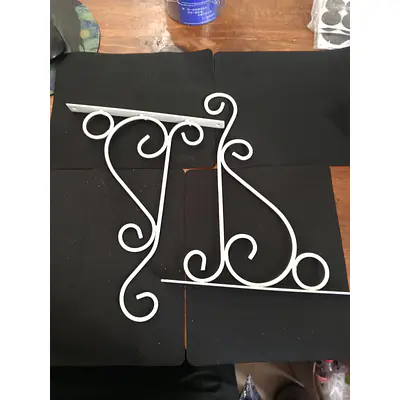 Flower poot hanger primary image
