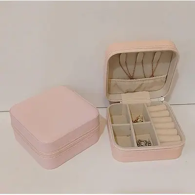 Portable Jewelry Box primary image