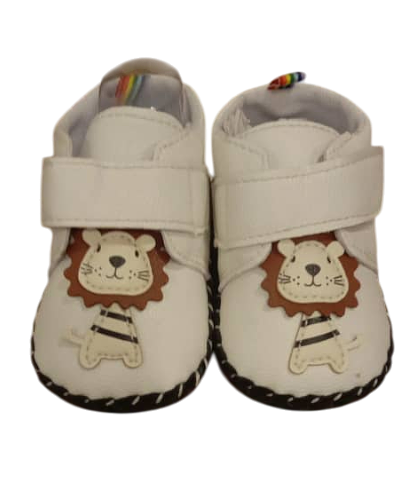 White Baby Shoes With a Cartoon Lion Appliqué