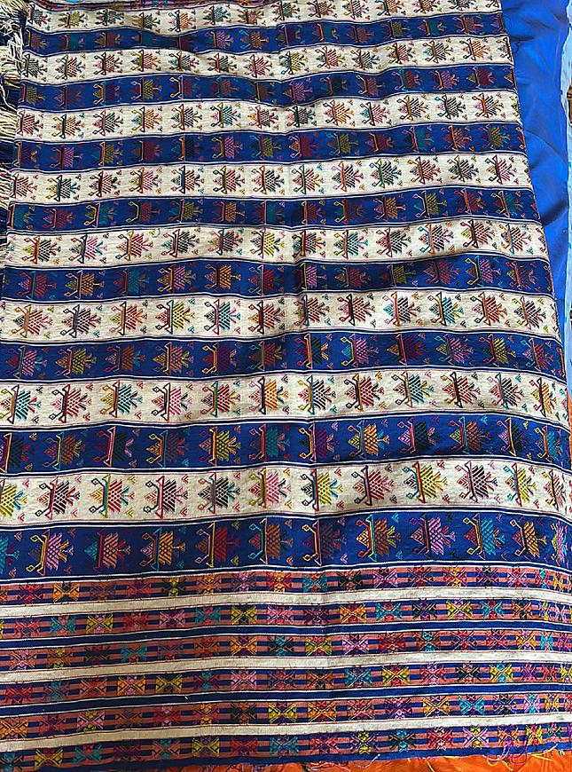 Pure Silk Kira Handwoven patterns