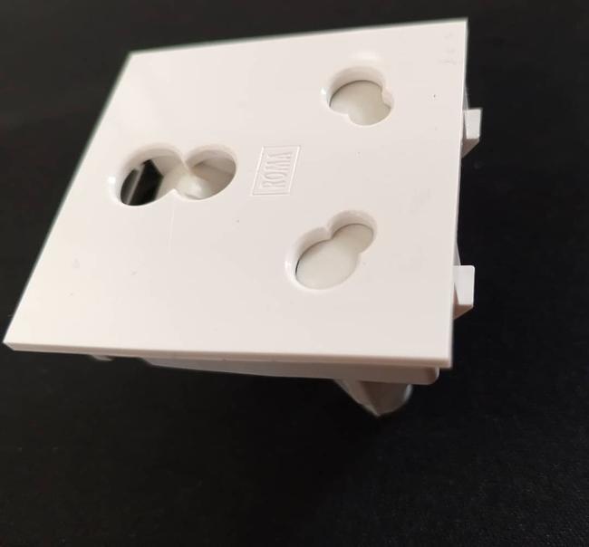 Roma Socket