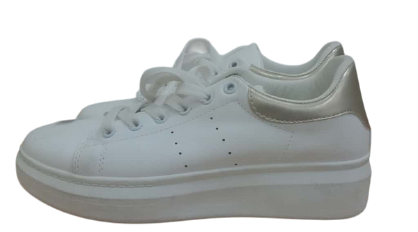 Zosdon lace-up sneaker