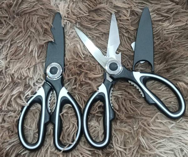 KitchenScissors Black W/ Cover