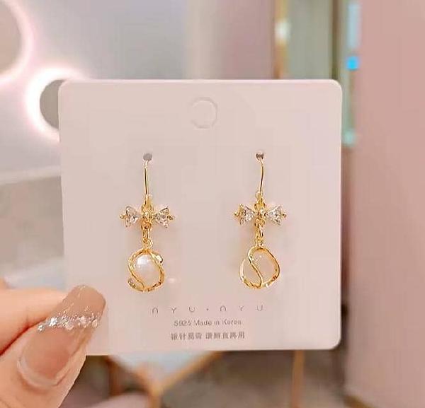 Kow Knot Opal Stud Earrings