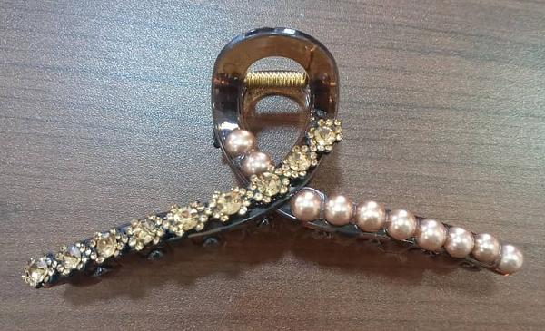 Fashionable Cross Shark Peal Beat Hair
