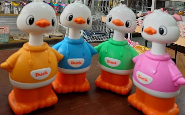 Head Shaking Duck Toy