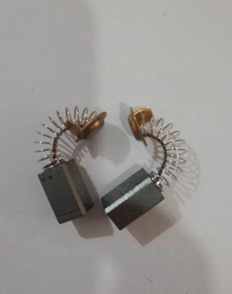 Carbon brush